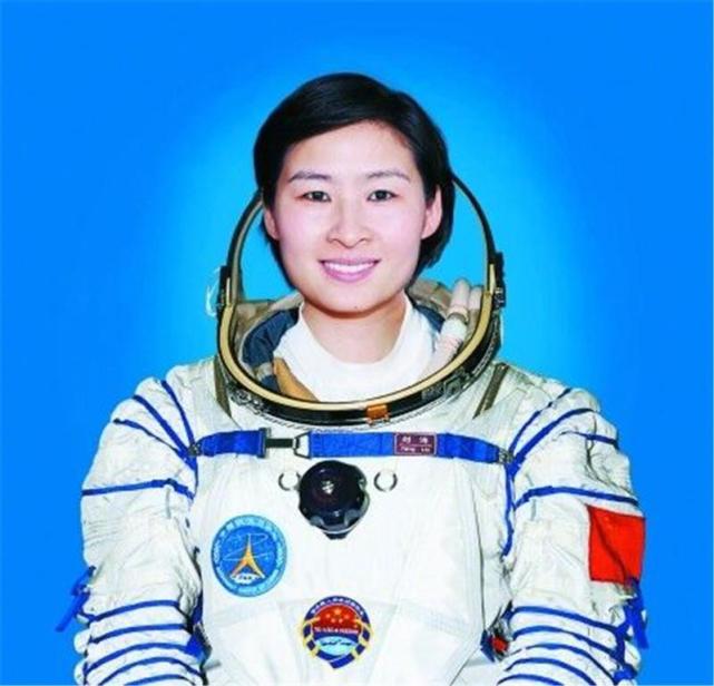 新“太空出差三人组”国庆启航，将有一名女航天员